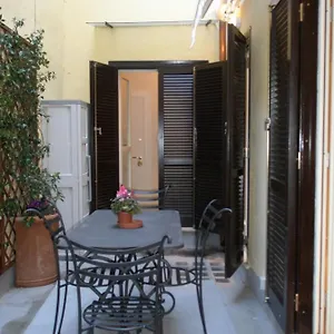 piazza-navona-beautiful-apartment.it-romehotels.com/